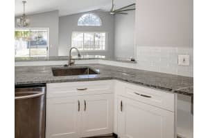 657 Bellhurst Ct, Orlando, FL 32835, Sold 12/07/21