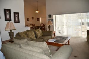 313 Burford Cir, Davenport, FL 33896, Sold 01/18/22