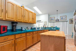 4594 Yorkshire Ln, Kissimmee, FL 34758, Sold 03/21/22