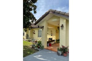2450 Ravendale Ct, Kissimmee, FL 34758, Sold 02/14/22
