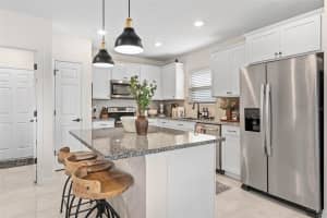 747 Citrus Isle Dr, Davenport, FL 33837, Sold 02/25/22
