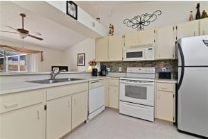 5400 Loma Vista Dr E, Davenport, FL 33896, Sold 02/08/22