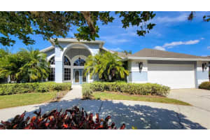 1738 Lee Janzen Dr, Kissimmee, FL 34744, Sold 03/25/22