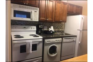 4104 Enchanted Oaks Cir, Kissimmee, FL 34741, Sold 03/31/22