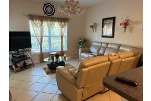 708 Hacienda Cir, Kissimmee, FL 34741, Sold 03/22/22
