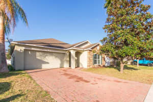 131 W Fiesta Key Loop, DeLand, FL 32720, Sold 05/06/22