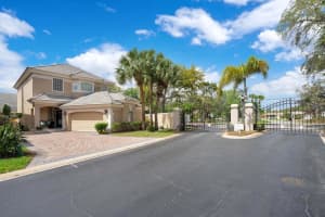 7002 Somerton Blvd, Orlando, FL 32819, Sold 04/21/22