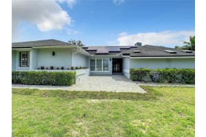 8938 Turnberry Ct, Orlando, FL 32819, Sold 04/21/22