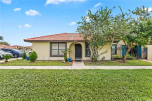 432 Hunter Cir, Kissimmee, FL 34758, Sold 04/22/22