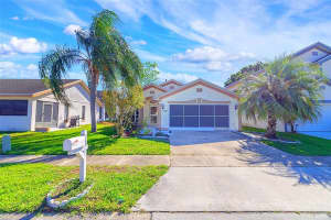 5771 Arnold Zlotoff Dr, Orlando, FL 32821, Sold 04/27/22