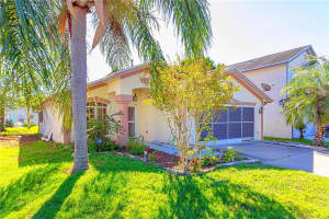 5771 Arnold Zlotoff Dr, Orlando, FL 32821, Sold 04/27/22