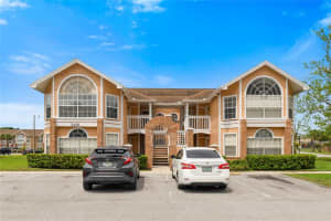 2459 Sweetwater Club Cir, Kissimmee, FL 34746, Sold 05/03/22