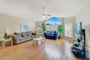2459 Sweetwater Club Cir, Kissimmee, FL 34746, Sold 05/03/22