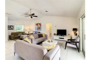 2801 PINE NEEDLE TRL, KISSIMMEE, FL 34746 Sold 10/25/22