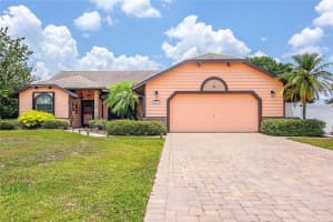 2832 SHADOW WOOD CT, KISSIMMEE, FL 34746 Sold 07/13/22