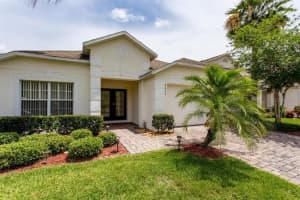 4677 Cumbrian Lakes Dr, Kissimmee, FL 34746, Sold 06/29/22
