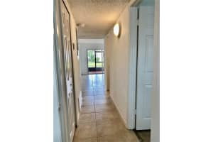 812 SKY LAKE CIR #B, ORLANDO, FL 32809 Sold 08/19/22