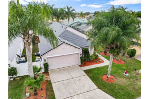 512 MAJESTY DR, DAVENPORT, FL 33837 Sold 08/05/22
