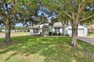 2401 GABLES DR, EUSTIS, FL 32726 Sold 07/29/22