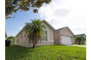 3229 HARPERS FERRY CT, ORLANDO, FL 32837 Sold 07/13/22