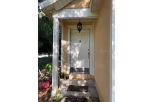 9436 7TH AVE, ORLANDO, FL 32824 Sold 09/26/22