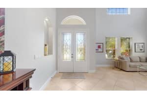 3827 SHOREVIEW DR, KISSIMMEE, FL 34744 Sold 08/15/22