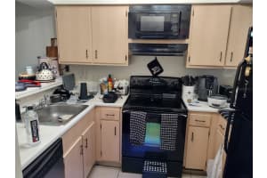 213 SCOTTSDALE SQ #213, WINTER PARK, FL 32792 Sold 08/24/22