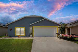 1072 VISTA PALMA WAY, ORLANDO, FL 32825 Sold 10/19/22