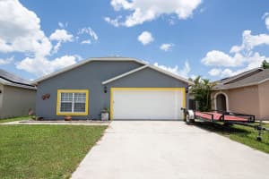 1072 VISTA PALMA WAY, ORLANDO, FL 32825 Sold 10/19/22