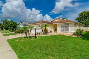 11194 GALVIN DR, ORLANDO, FL 32837 Sold 08/30/22