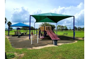 1717 Hilltop Dr, Dundee, FL 33838, Sold 01/23/23