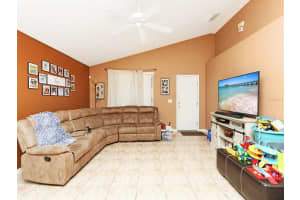2002 LAUREN RD, APOPKA, FL 32703 Sold 02/13/23