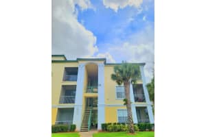 8807 DUNES CT #5 308, KISSIMMEE, FL 34747 Sold 10/27/22