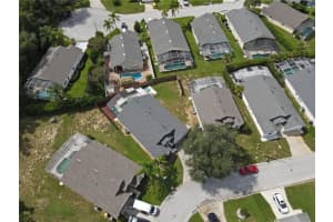 232 LAKE SHORE PKWY, DAVENPORT, FL 33896 Sold 11/29/22