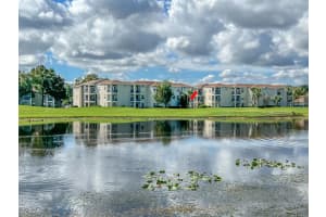 7330 WESTPOINTE BLVD #422, ORLANDO, FL 32835 Sold 10/18/22