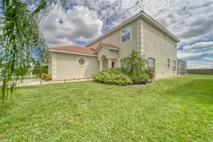 310 VISTA DR, DAVENPORT, FL 33897 Sold 12/05/22
