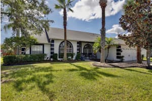 737 Adriane Park Cir, Kissimmee, FL 34744, Sold 02/01/23