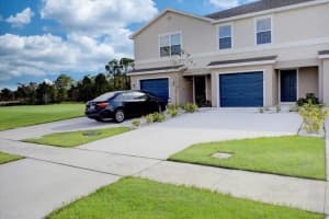3004 FIELDWOOD CIR, SAINT CLOUD, FL 34772 Sold 02/16/23