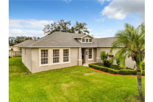 572 HEATHER GLEN DR, WINTER HAVEN, FL 33884 Sold 01/17/23