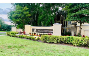 2652 ROBERT TRENT JONES DR #513, ORLANDO, FL 32835 Sold 01/18/23