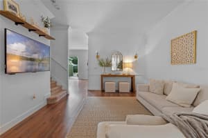 6532 HELMSLEY CIR, WINDERMERE, FL 34786 Sold 03/07/23