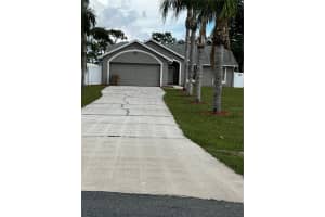 3233 PARKWOOD COURT, KISSIMMEE, FL 34744 Sold 05/24/23
