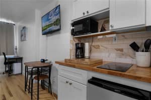 1233 ATLANTIC AVENUE, DAYTONA BEACH, FL 32118 Sold 07/17/23