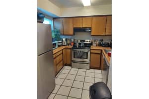 218 SCOTTSDALE SQUARE, WINTER PARK, FL 32792 Sold 09/27/23