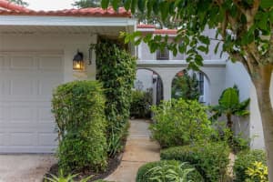 8003 BAYSIDE VIEW DRIVE, ORLANDO, FL 32819 Sold 07/28/23