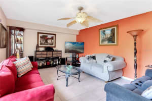 5296 CYPRESS COURT, ORLANDO, FL 32811 Sold 08/28/23