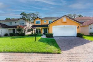 330 MOCKINGBIRD ROAD, DAVENPORT, FL 33896 Sold 08/25/23