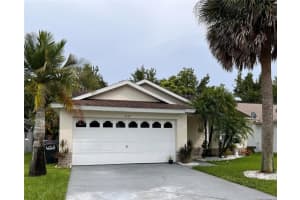 4648 PRAIRIE POINT BOULEVARD, KISSIMMEE, FL 34746 Sold 11/09/23