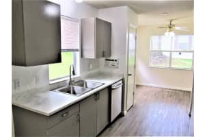 703 OAK LANE, LADY LAKE, FL 32159 Sold 12/01/23