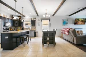 318 LAKE DAVENPORT CIR, DAVENPORT, FL 33837 Sold 09/03/23